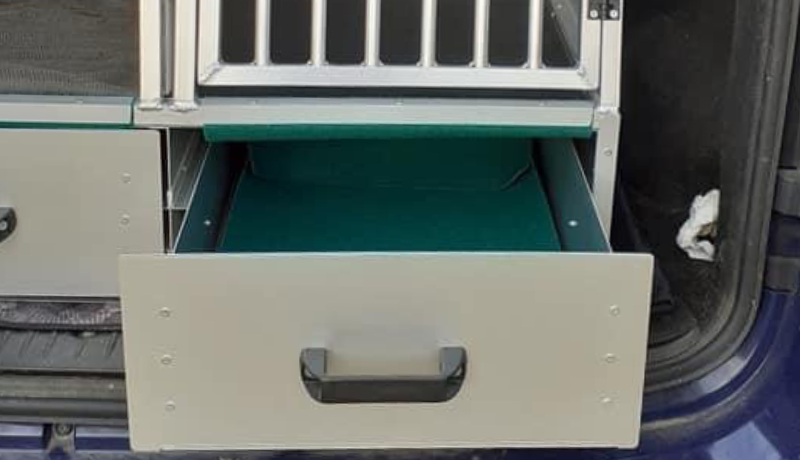 Speciali cassetti contenitori - Trasportino per boxer in alluminio - TRAVELLING DOG